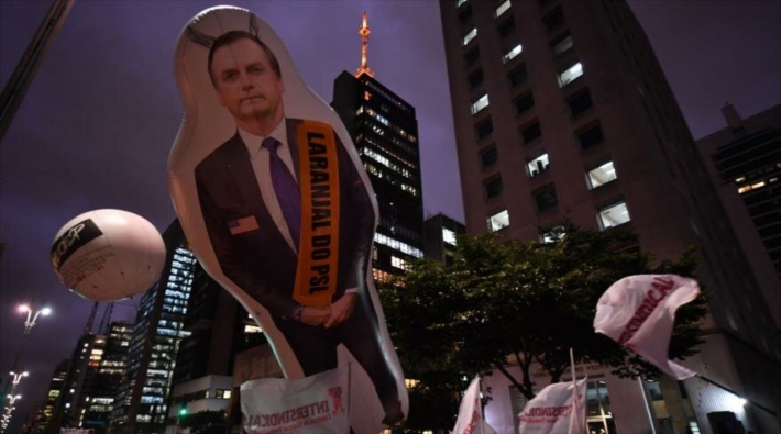 Brezilya halkı Bolsonaro'nun emeklilik yasasına karşı sokağa çıktı