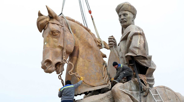 Bolu Belediye Başkanı Özcan: Köroğlu heykeli eski belediye başkanına benzetilmiş