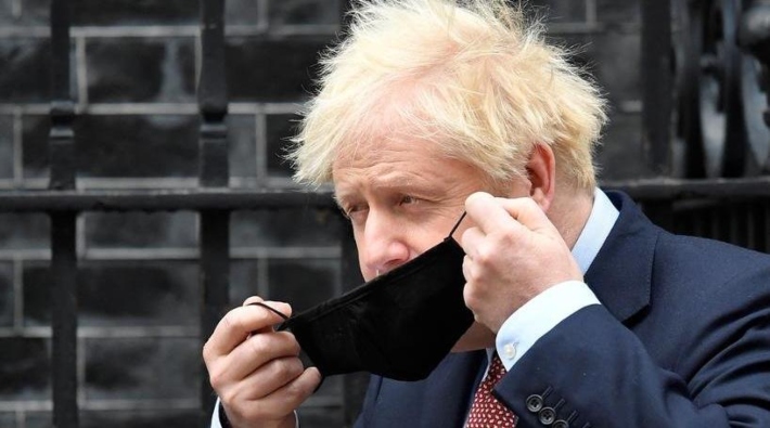Boris Johnson, İngiltere'ye giriş çıkışların kapatılacağını açıkladı