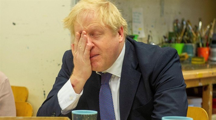 Boris'ten salgın için gecikmiş U dönüşü: İngiltere'de sıkı tedbirler ve kısıtlama