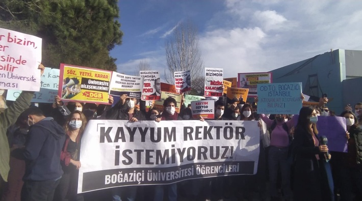 Boğaziçi Üniversitesi öğrencilerinin 'kayyum rektör' eylemine polis saldırısı!