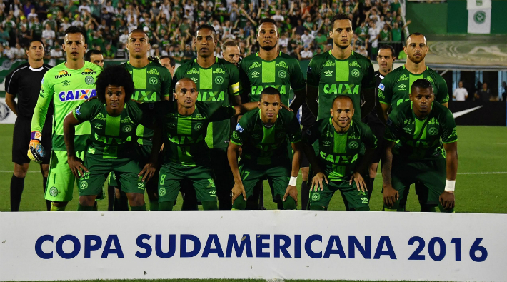 Güney Amerika Kupası, oyuncularını kaybeden Chapecoense takımına verildi