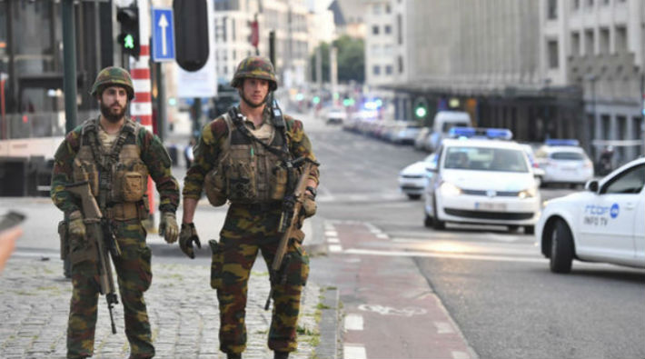 Brüksel'de bir canlı bomba etkisiz hale getirildi