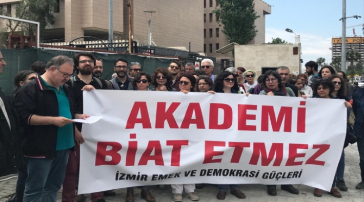 'Bu Suça Ortak Olmayacağız' diyen Barış Akademisyenlerinin davası İzmir'de  görüldü
