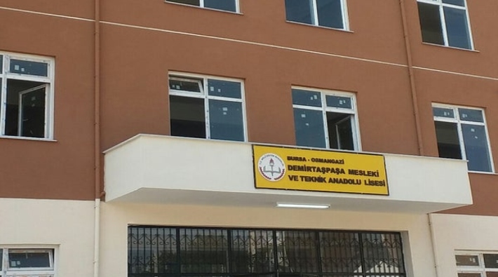 Bursa'da 9 öğrenci gıda zehirlenmesi şüphesiyle hastaneye kaldırıldı