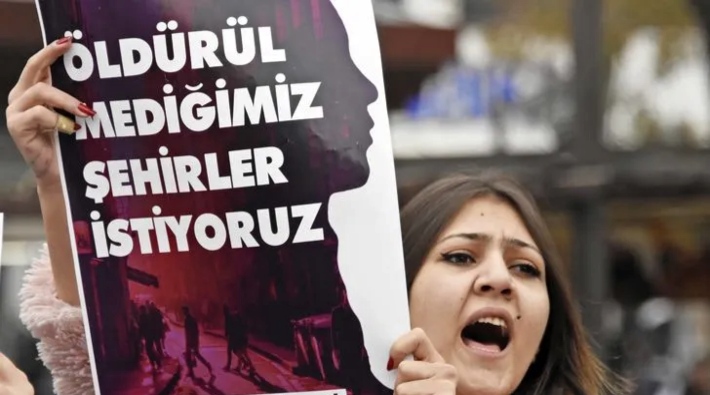 Bursa'da bir kadın uzaklaştırma kararı aldırdığı erkek tarafından bıçaklı saldırıya uğradı