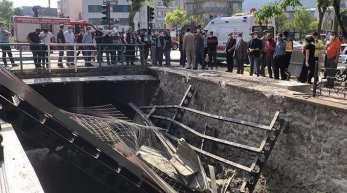 Bursa'da köprü üzerinde yapılan inşaat çöktü: 3 işçi yaralı