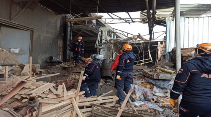 Bursa'da mobilya fabrikasında patlama: 1 işçi öldü, 4'ü ağır 6 işçi yaralandı