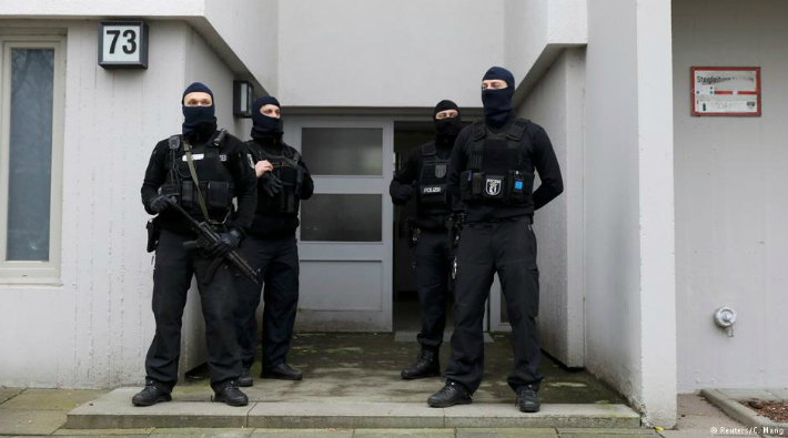 Berlin'de yüzlerce polisle 24 ayrı noktaya 'IŞİD' baskını