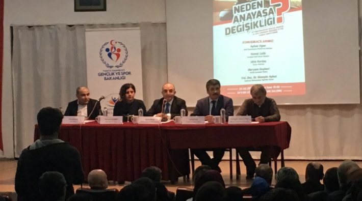 AKP'den lisede 'evet' propagandası: Afyon Lisesi'nde başkanlık paneli!