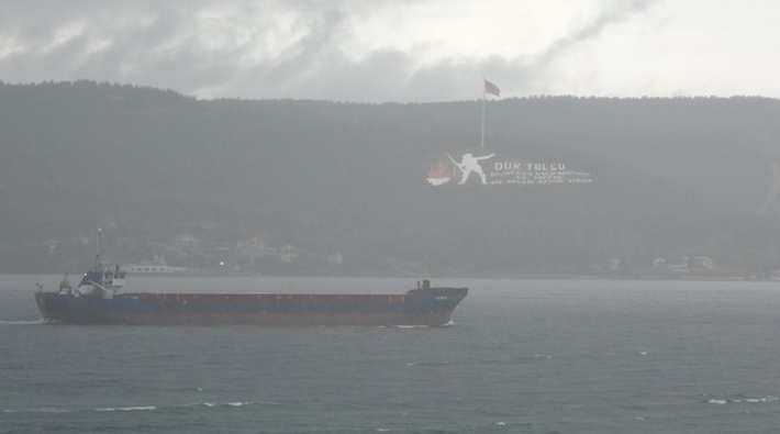 Çanakkale Boğazı sis nedeniyle gemi geçişlerine kapatıldı
