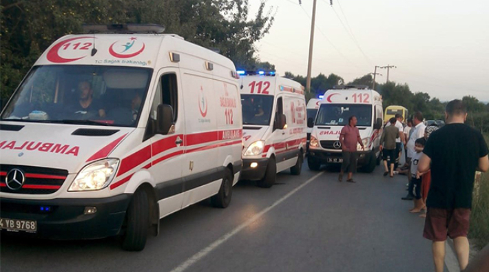 Çatalca'da minibüs devrildi: 12'si ağır 23 yaralı