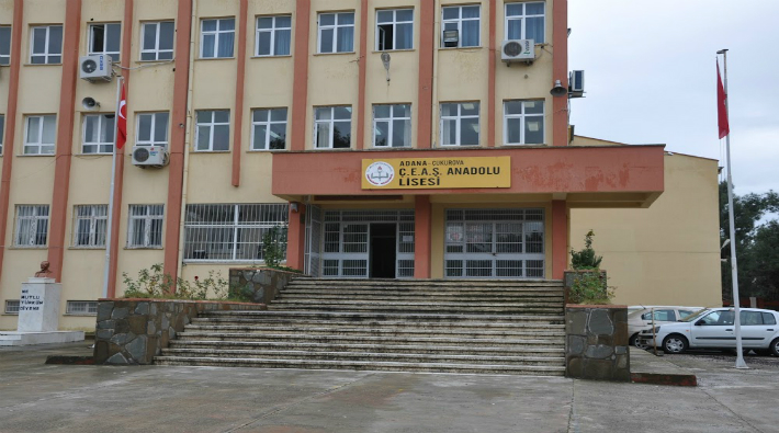 Öğrencisini hedef gösterip hakaretler yağdıran öğretmene soruşturma