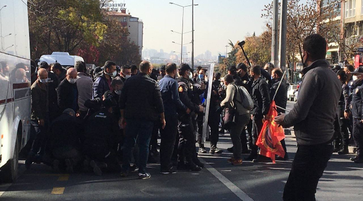 YÖK'ü protesto eden öğrencilere polis saldırısı: 11 gözaltı