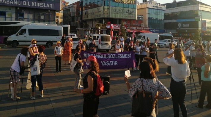 Çekmeköylü kadınlardan ‘İstanbul Sözleşmesi yaşatır’ eylemi