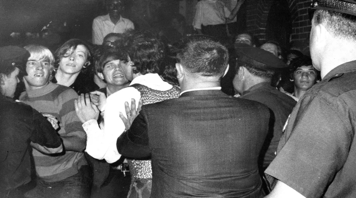 Stonewall’un 60’lardaki gazeteleri, ana akım medyanın protestoları ele alırken her zaman sorun yaşadığını gösteriyor