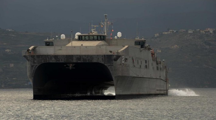 ABD sevkiyat gemisi Lübnan ordusuna ait üsse demirledi