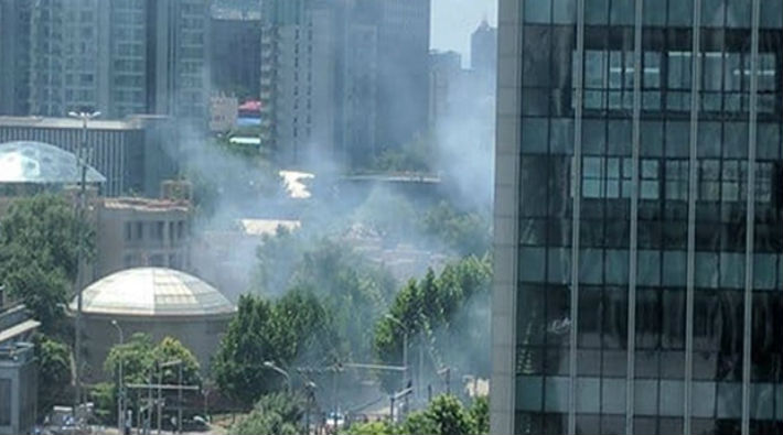 Çin'de ABD Büyükelçiliği önünde patlama
