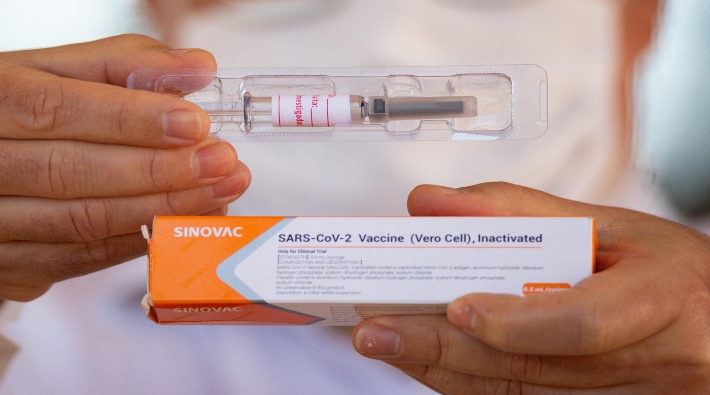 Sağlık Bakanı, iki doz Sinovac aşısının etki oranını açıkladı