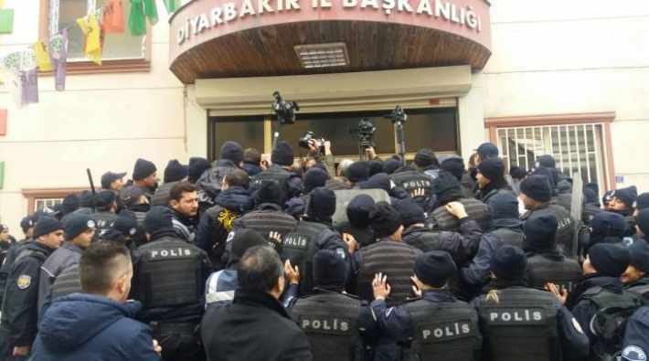 Cizre'de polisler 'iş' vaadiyle ailelerden HDP önüne gitmelerini istemiş