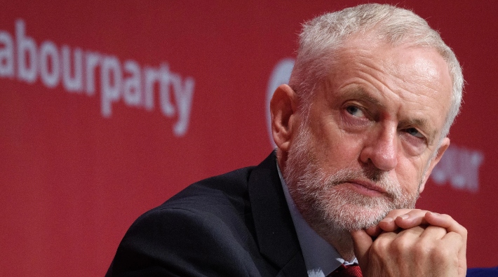 İngiltere’de İşçi Partisi eski lideri Corbyn’in parti üyeliği askıya alındı