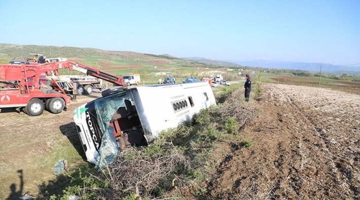Çorum'da yolcu otobüsü devrildi: 1 ölü, 38 yaralı