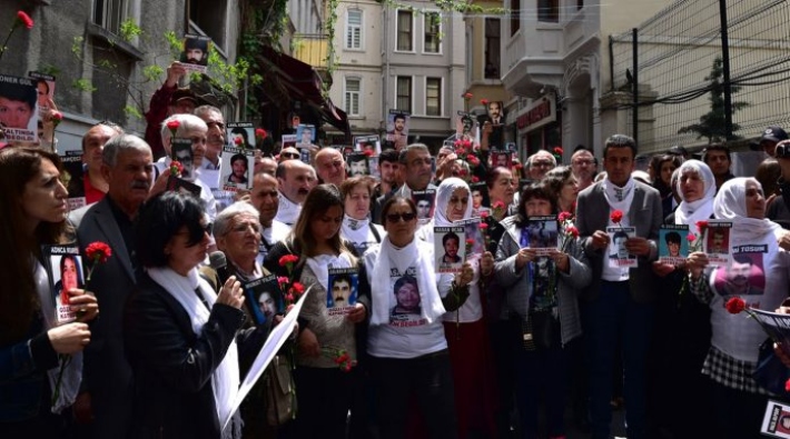 Cumartesi Anneleri 737. haftada gözaltında kaybedilen Halil Alpsoy ve Kasım Alpsoy'un akıbetini sordu