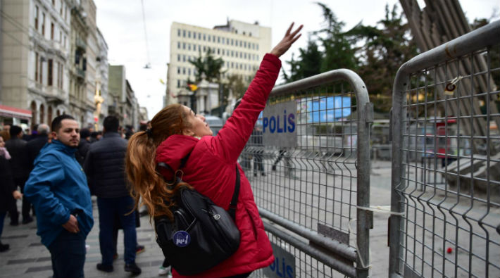 Cumartesi Anneleri 'yasaklı' Galatasaray Meydanı'nda