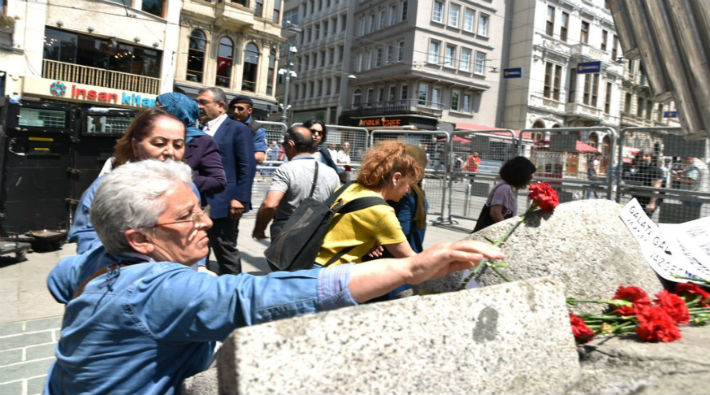 Cumartesi Anneleri 24. yılda Galatasaray Meydanı'ndan seslendi: 'Kayıplarımızdan ve Galatasaray Meydanı'ndan asla vazgeçmeyeceğiz'