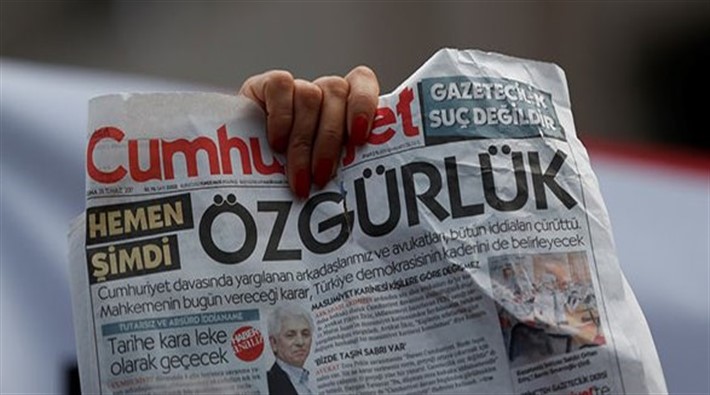 Cumhuriyet davasında Ahmet Şık ve Murat Sabuncu tahliye edildi