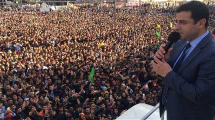 Demirtaş'tan İzmirlilere mesaj