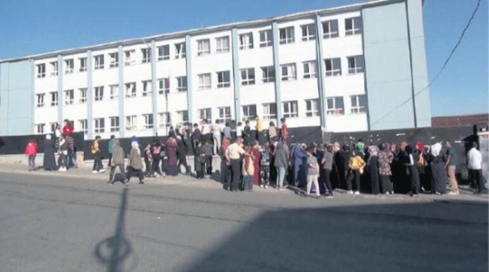 İstanbul'da deprem krizi: 31 bin öğrenci başka okullara nakledildi, o okullarda ise yer yok!