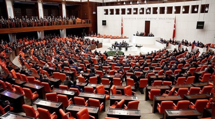Depremin araştırılması teklifini reddeden AKP'liler Erdoğan için yeni saray yapılmasını oylayacak