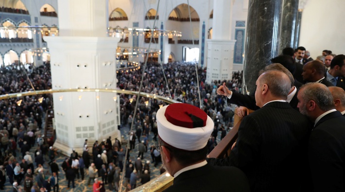 Dersteki öğrenciler Erdoğan'ın katıldığı Çamlıca Camii açılışına taşındı