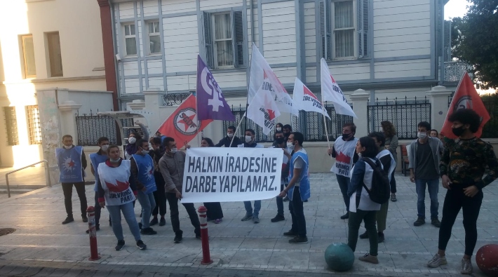 İstanbul'da 'dokunulmazlık' eylemi: Siyasi darbeye karşı herkesi birlikte mücadeleye çağırıyoruz