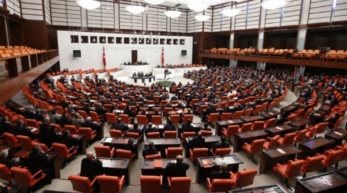 AKP’nin hazırladığı 4. Yargı Paketi kabul edildi