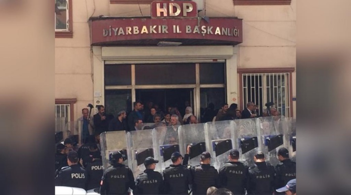 Polis ablukasına rağmen açıklama yapıldı: Tecrit halkımıza yaklaşımdır
