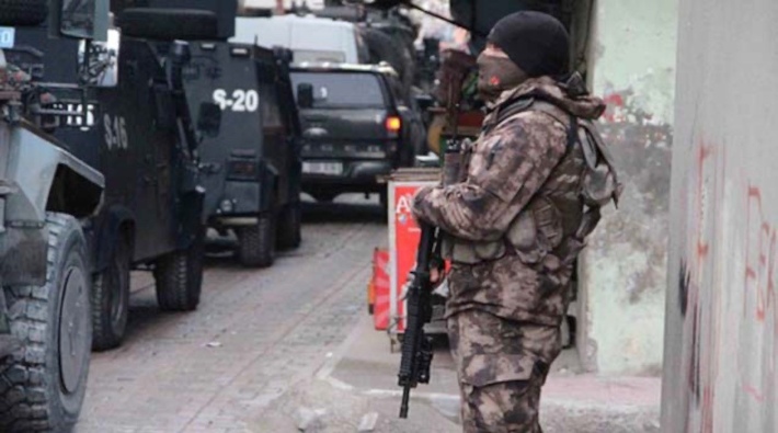 Diyarbakır'daki MEBYA-DER operasyonunda 2 kişi tutuklandı