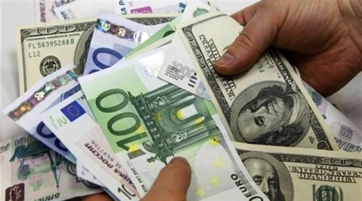 Dolar ve euro güne yine sert başladı 