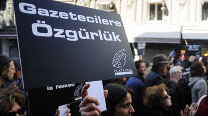 Dünya çapındaki tutuklu gazeteci sayısı Türkiye ile 'rekor kırdı'