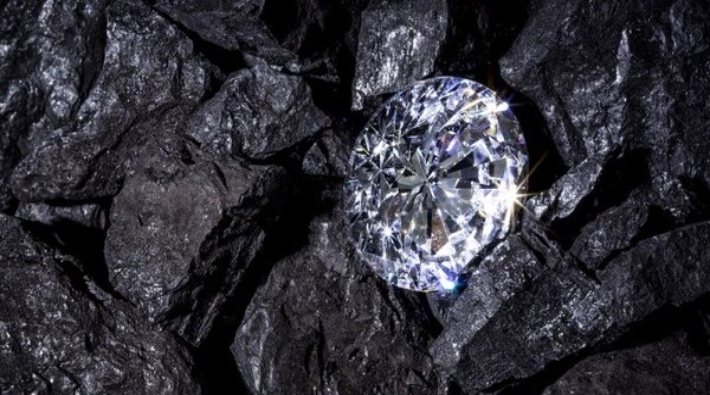 Dünya, okyanus tabanını geri dönüştürerek elmas üretiyor