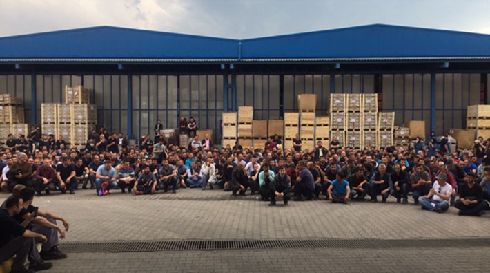 Düzce’de Türk Metal’e tepki gösteren işçiler ayaklandı: Bizi işverene sattı!