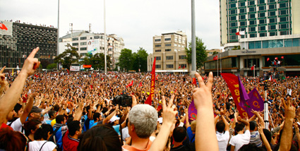 Taksim'deki Cumhuriyet ve Demokrasi Mitingi'ne AKP'liler gelemiyor!