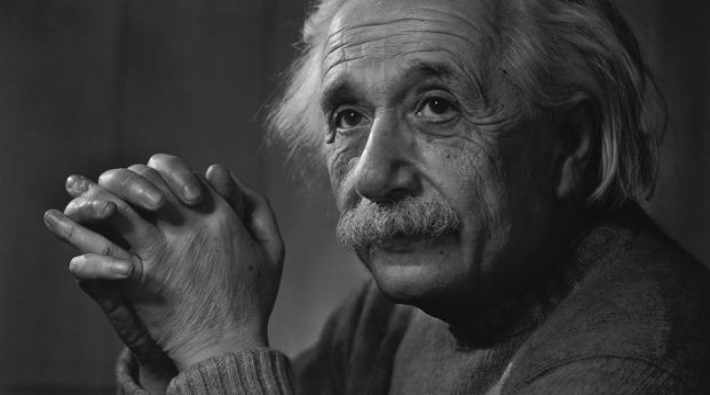 Einstein’ın Hitler'in çılgınlığını anlattığı mektubu 134 bin dolara satıldı
