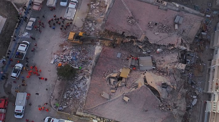 Elazığ'da 6,8'lik deprem: Bilanço gün ağarınca ortaya çıktı
