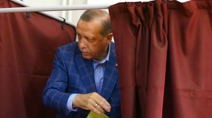 Emeklilik yaşını eleştiren Erdoğan kaç yaşında emekli oldu?