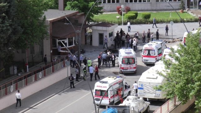 Gaziantep Valiliği, İl Emniyet Müdürlüğü'ne yönelik saldırının 'terör bağlantısının' olmadığını açıkladı 