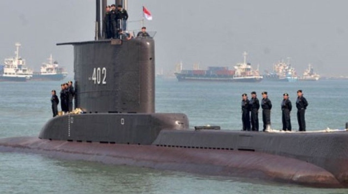 Endonezya'da 53 mürettabatlı denizaltı kayboldu