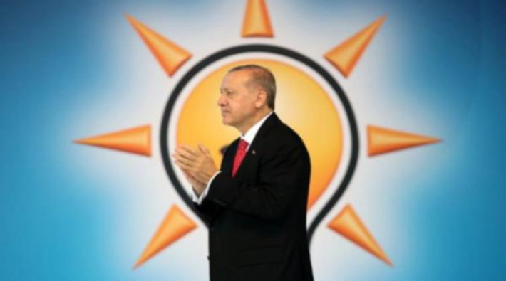 AKP'liler 'yerli ve milli' diyerek önerdikleri uygulamayı kullanmıyor