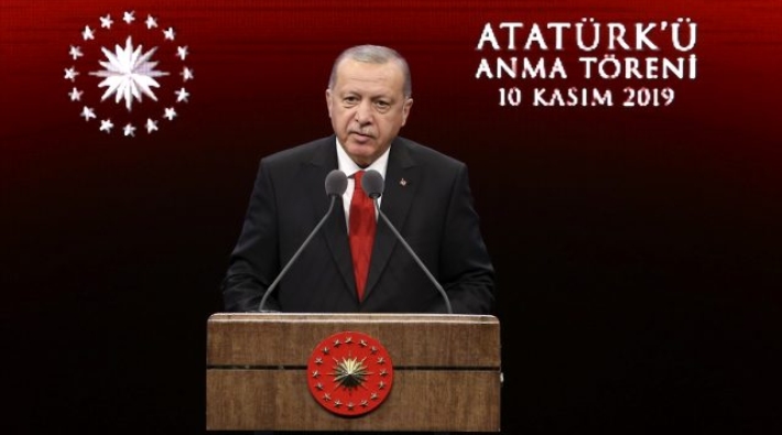 Erdoğan Atatürk'ü Anma Töreni'nde kendini övdü